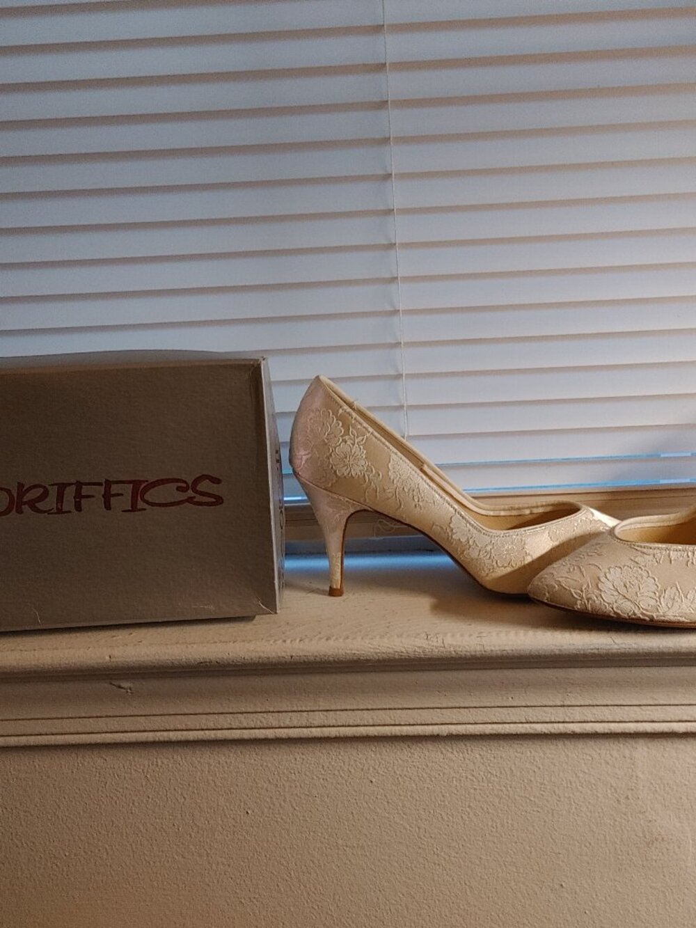 BRIDAL Colorifics Vintage (1987) Bridal Shoes 9.5 Medium